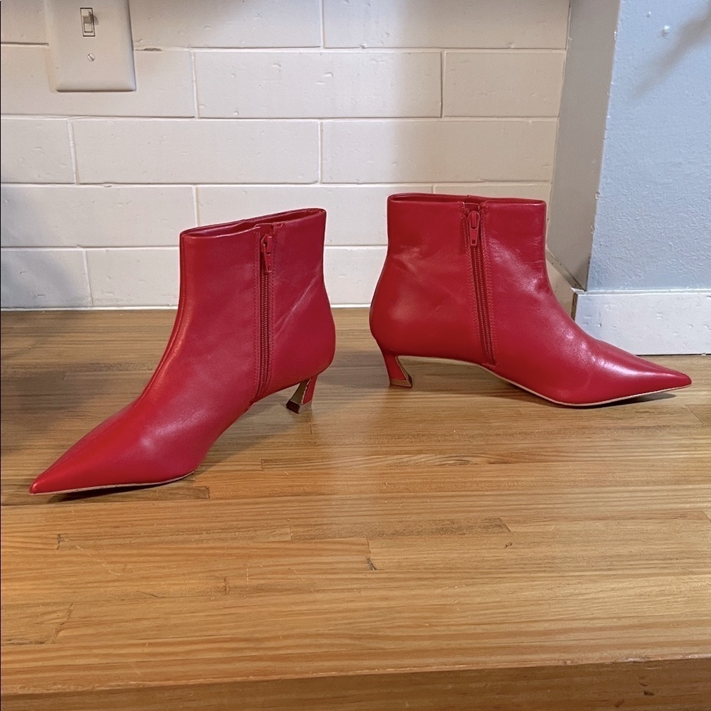 NWOB Gianni Bini Booties Red Leather Georgina Pointed Toe Kitten Heels Size 8.5 - Picture 3 of 8